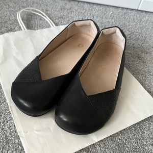 Xero - Phoenix Leather - Women's Dressy Flat